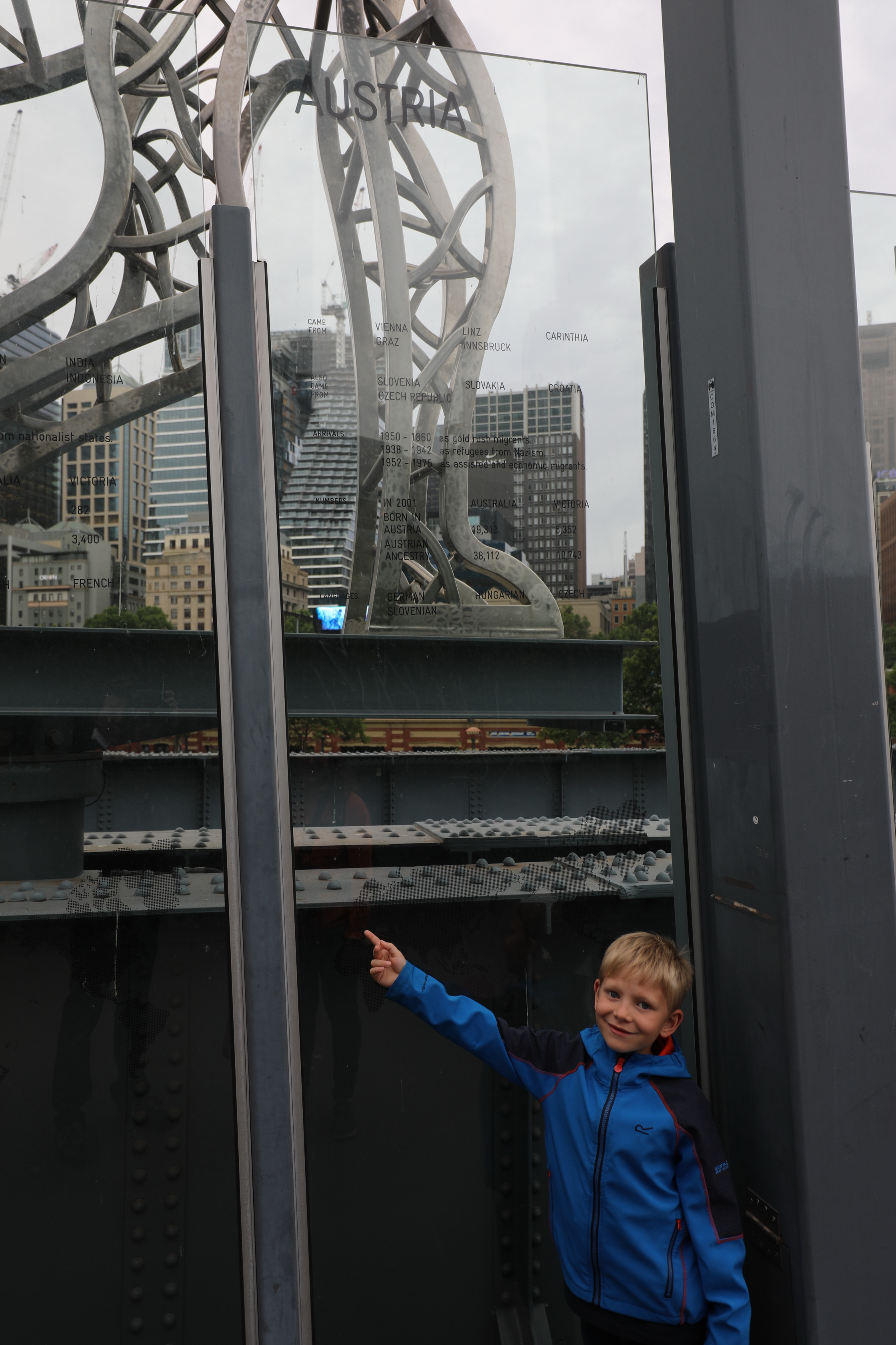 Tafel über österreichische Einwanderer auf der Sandridge Bridge